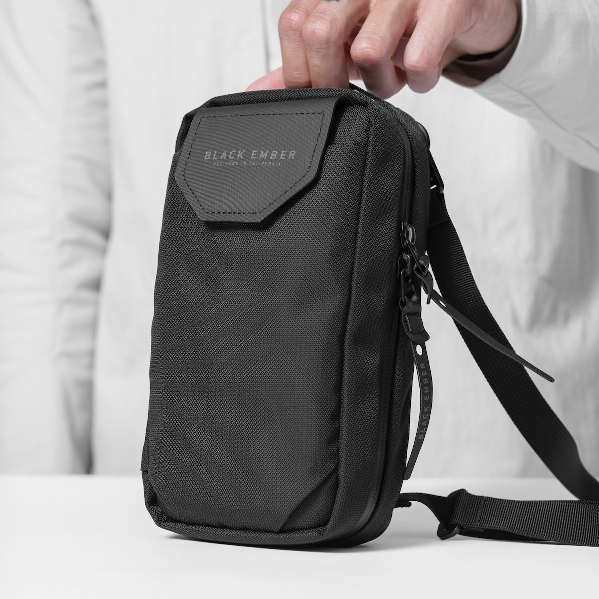 BLACK EMBER ボディバック 楽天市場】ブラックエンバー BLACK EMBER GRIP SLING ボディバッグ